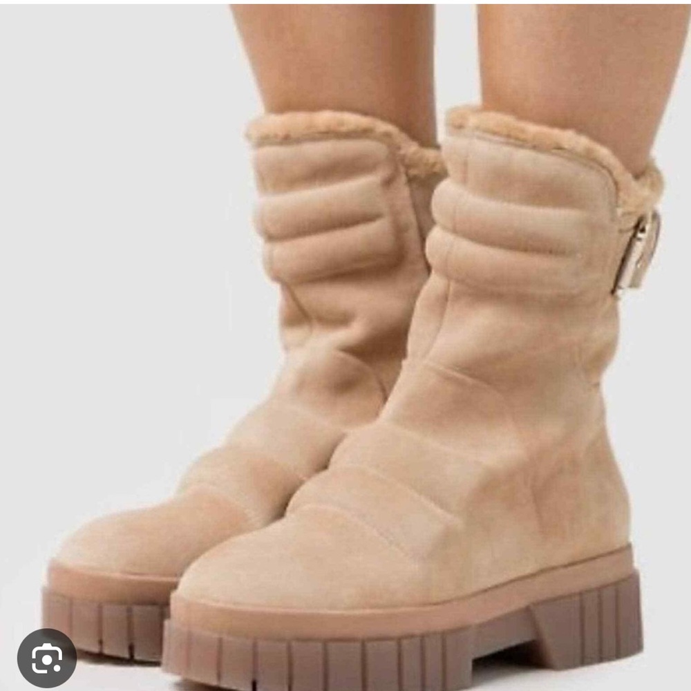 Free People  Tan Suede Chunky Boots